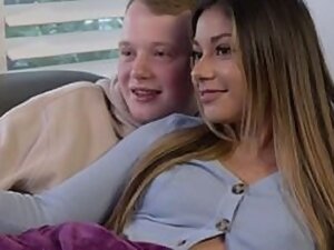 Lustfull girl seduces guy and gets an orgasm
